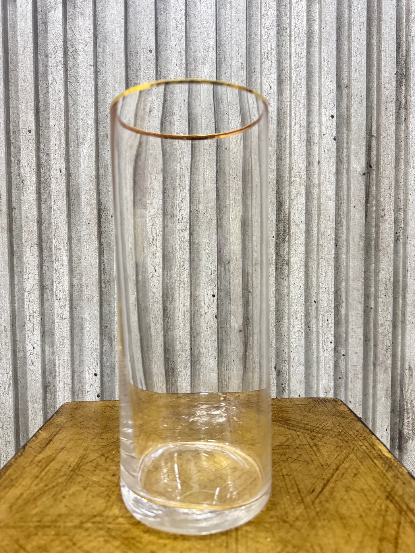 Florero huincha dorada